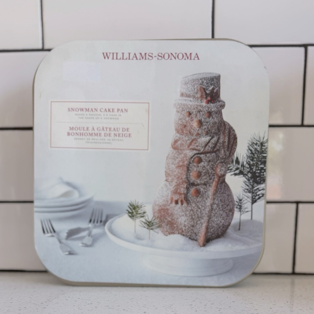 New- Nordic Ware Nonstick Cast Aluminum 3D Snowman Pan